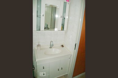 Banheiro de apartamento à venda com 2 quartos, 65m² em Jardim das Bandeiras, Campinas