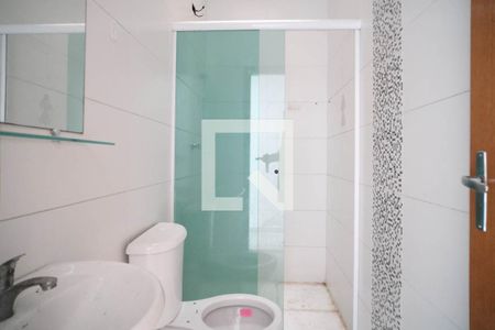 Banheiro de casa de condomínio para alugar com 1 quarto, 46m² em Jardim Belém, São Paulo