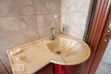 PIA DO BANHEIRO de casa para alugar com 2 quartos, 50m² em Vila Campesina, Osasco