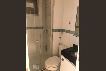 Banheiro de apartamento para alugar com 3 quartos, 63m² em Vila Amélia, São Paulo