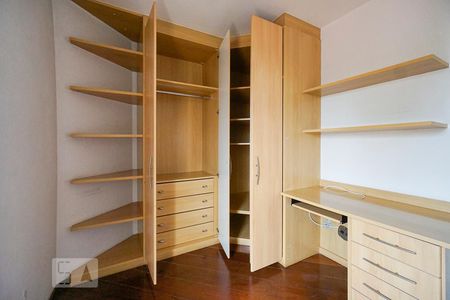 Apartamento para alugar com 100m², 3 quartos e 2 vagas Apartamento para alugar com 100m², 3 quartos e 2 vagasQuarto 03