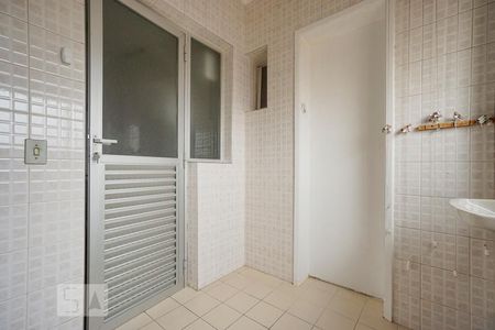 Apartamento para alugar com 100m², 3 quartos e 2 vagas Apartamento para alugar com 100m², 3 quartos e 2 vagasÁrea de serviço