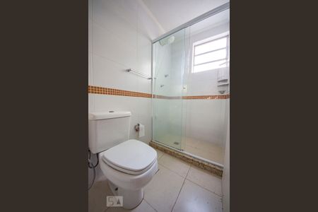 Banheiro  de apartamento para alugar com 1 quarto, 35m² em Vila Ipiranga, Porto Alegre