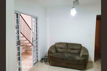 Sala de Estar de casa à venda com 3 quartos, 250m² em Taboão, Diadema