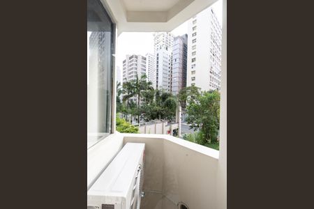 Varanda de kitnet/studio à venda com 1 quarto, 30m² em Jardim Paulista, São Paulo