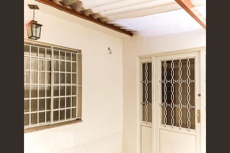 Casa à venda com 150m², 2 quartos e 2 vagasEntrada