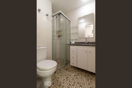 Studio para alugar com 29m², 1 quarto e 1 vaga Studio para alugar com 29m², 1 quarto e 1 vagaBanheiro