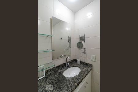 Studio para alugar com 29m², 1 quarto e 1 vaga Studio para alugar com 29m², 1 quarto e 1 vagaBanheiro
