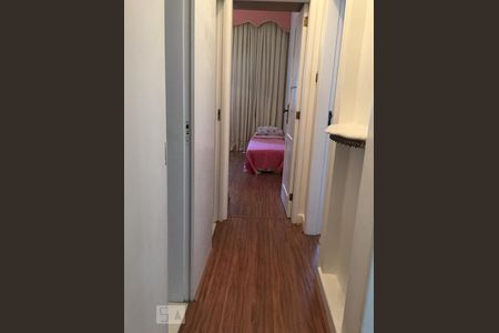 Apartamento à venda com 120m², 3 quartos e 1 vagaCorredor