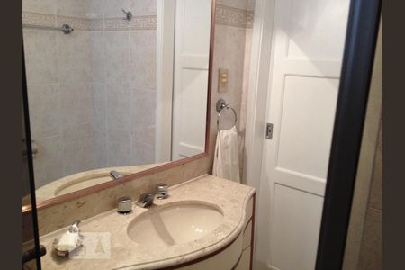 Apartamento à venda com 120m², 3 quartos e 1 vagaBanheiro 1