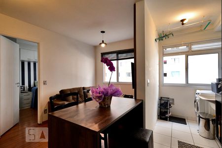 Sala/Cozinha de apartamento à venda com 1 quarto, 32m² em Água Branca, São Paulo