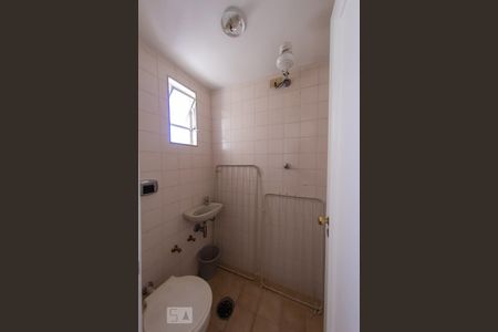 Apartamento para alugar com 120m², 4 quartos e 2 vagasBanheiro de Serviço