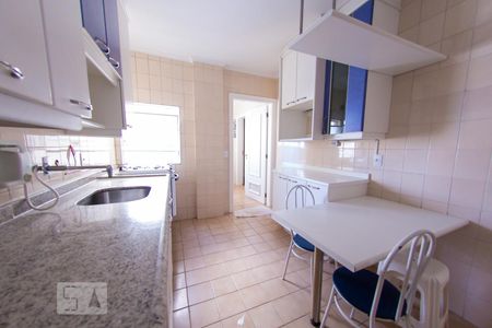 Apartamento para alugar com 120m², 4 quartos e 2 vagasCozinha