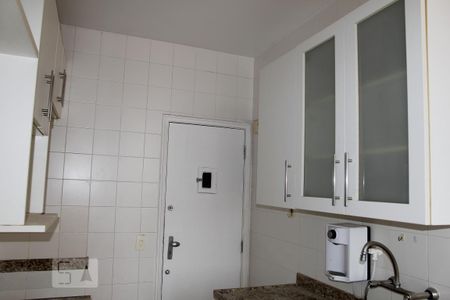 Apartamento à venda com 76m², 2 quartos e 1 vagaCozinha