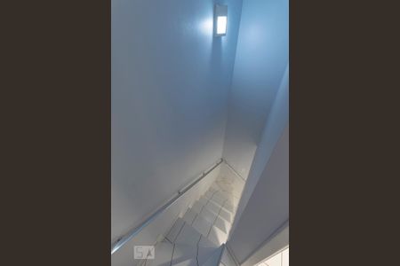 2o. Andar - Escadas de apartamento para alugar com 1 quarto, 50m² em Vila São José (ipiranga), São Paulo