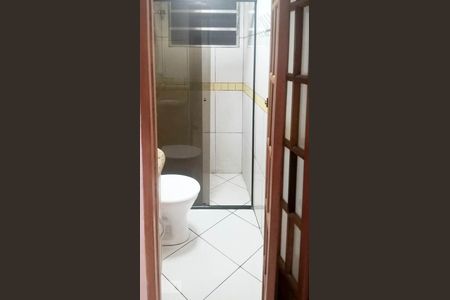 Banheiro  de apartamento à venda com 2 quartos, 55m² em Conjunto Residencial Sitio Oratório, São Paulo