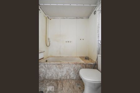 Banheiro de apartamento para alugar com 1 quarto, 35m² em Jardim Paulista, São Paulo