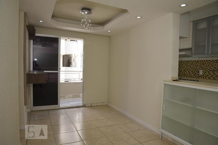 Sala  de apartamento para alugar com 3 quartos, 61m² em Taquara, Rio de Janeiro