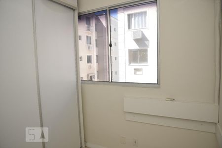 Quarto 1 de apartamento para alugar com 3 quartos, 61m² em Taquara, Rio de Janeiro