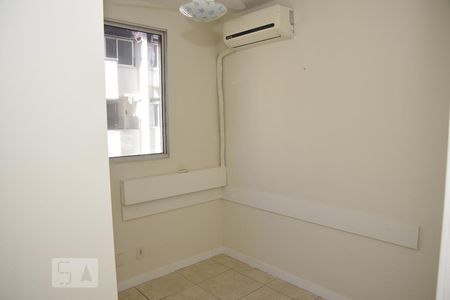 Quarto 1 de apartamento para alugar com 3 quartos, 61m² em Taquara, Rio de Janeiro