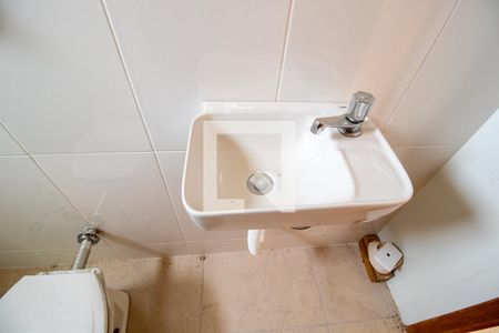 Detalhe do banheiro de apartamento para alugar com 1 quarto, 37m² em Água Verde, Curitiba