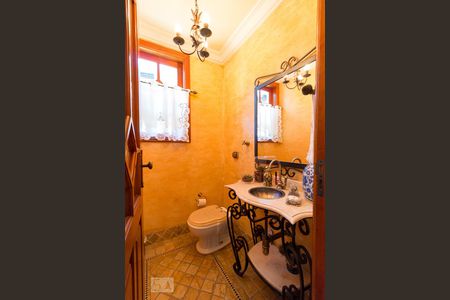 Casa à venda com 450m², 3 quartos e 5 vagasBanheiro social