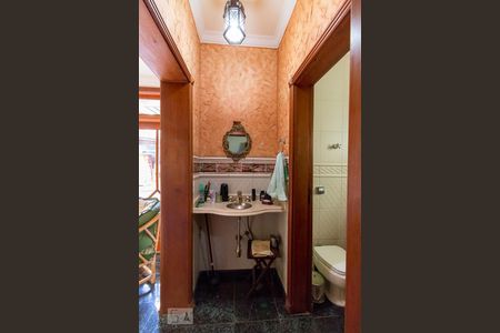 Casa à venda com 450m², 3 quartos e 5 vagasBanheiro de serviço