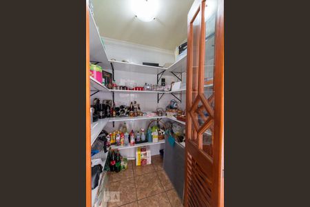 Casa à venda com 450m², 3 quartos e 5 vagasDespensa