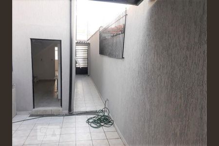 Casa para alugar com 139m², 2 quartos e 2 vagasCorredor Externo