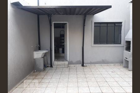 Casa para alugar com 139m², 2 quartos e 2 vagasQuintal