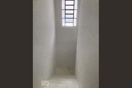 Escada de casa para alugar com 2 quartos, 90m² em Santo Amaro, São Paulo