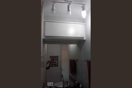 Banheiro de apartamento para alugar com 2 quartos, 51m² em Taquara, Rio de Janeiro