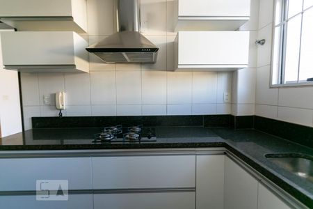 Cozinha de apartamento para alugar com 3 quartos, 90m² em Palmares, Belo Horizonte