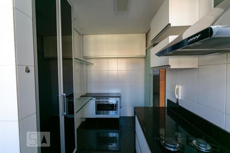 Cozinha de apartamento para alugar com 3 quartos, 90m² em Palmares, Belo Horizonte