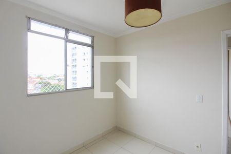 Quarto 2 de apartamento para alugar com 2 quartos, 45m² em Planalto, Belo Horizonte