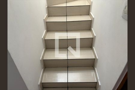 Escada de casa para alugar com 3 quartos, 220m² em Vila Jaguara, São Paulo