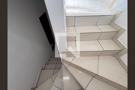 Escada de casa para alugar com 3 quartos, 220m² em Vila Jaguara, São Paulo