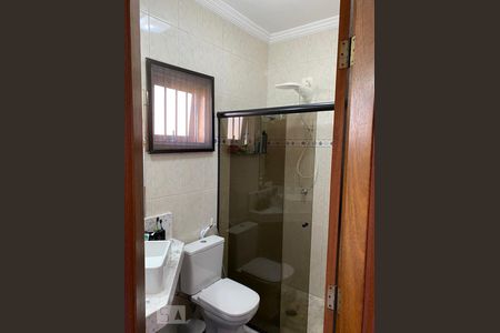 Banheiro 1 de casa para alugar com 3 quartos, 90m² em Jardim Sabará, São Paulo