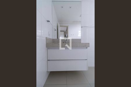 Apartamento à venda com 125m², 4 quartos e 3 vagasBanheiro da suíte