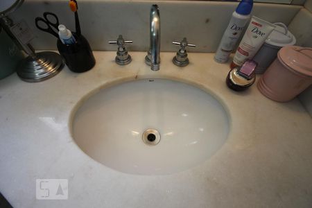 Apartamento à venda com 85m², 2 quartos e 2 vagasBanheiro da Suíte 2