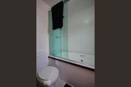 Apartamento à venda com 85m², 2 quartos e 2 vagasBanheiro da Suíte 2