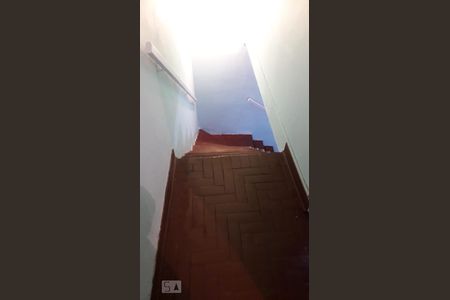 Escada de casa para alugar com 2 quartos, 60m² em Vila Roque, São Paulo