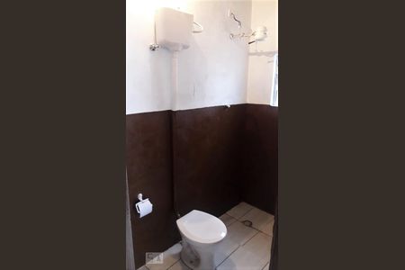 Banheiro de casa para alugar com 2 quartos, 60m² em Vila Roque, São Paulo