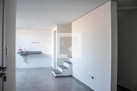 Sala de casa de condomínio para alugar com 2 quartos, 85m² em Vila Prudente, São Paulo