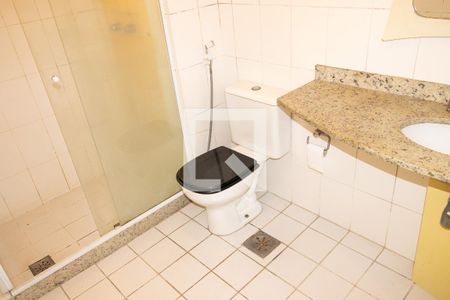 Banheiro de apartamento para alugar com 1 quarto, 50m² em Barra da Tijuca, Rio de Janeiro