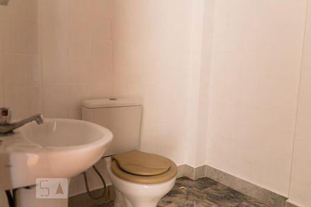 Apartamento para alugar com 70m², 2 quartos e sem vagaBanheiro