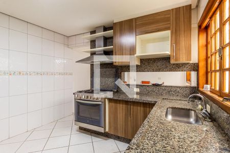 Casa à venda com 450m², 6 quartos e 4 vagasCozinha