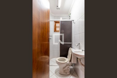 Casa à venda com 450m², 6 quartos e 4 vagasBanheiro de serviço