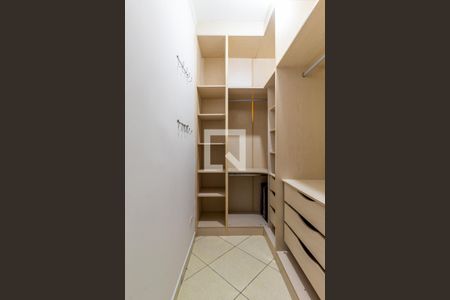 Casa à venda com 450m², 6 quartos e 4 vagasSuíte 2  - Closet