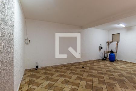 Casa à venda com 450m², 6 quartos e 4 vagasÁrea comum - Salão de festas